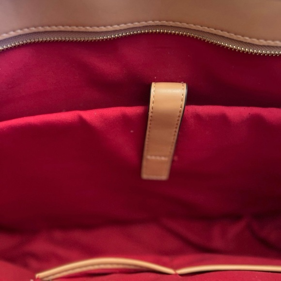 Adrienne Vittadini Black and Tan Tote with Gold Hardware - Picture 8 of 9